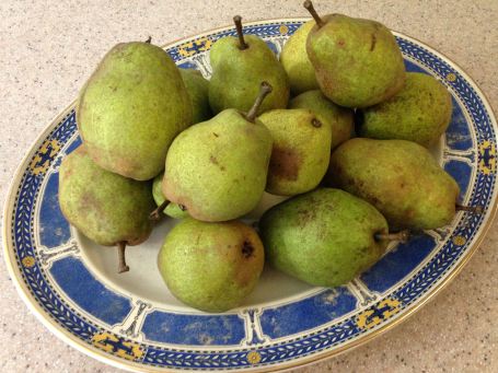 pears-on-platter